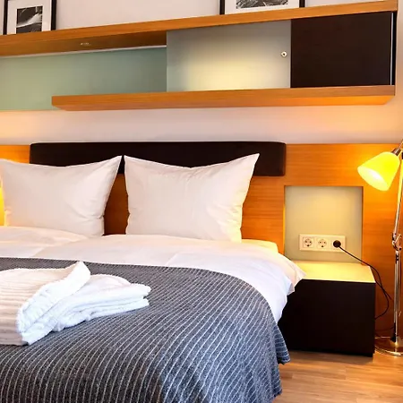 Check-inn - Free Parking Hotel 3*