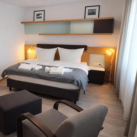 Check-inn - Free Parking Hotel 3*