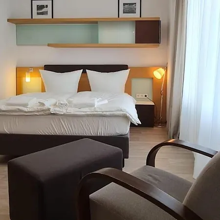 Check-inn - Free Parking 3* 오펜바흐